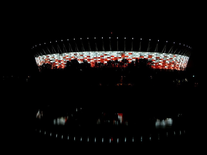 Pierwsza wrześniowa iluminacja Stadionu Narodowego już za nami (ZDJĘCIA)