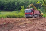 Na urokliwej Grabinie w Kielcach powstaje ścieżka rowerowa. Czytelnik: "To skandaliczna inwestycja" [ZDJĘCIA]