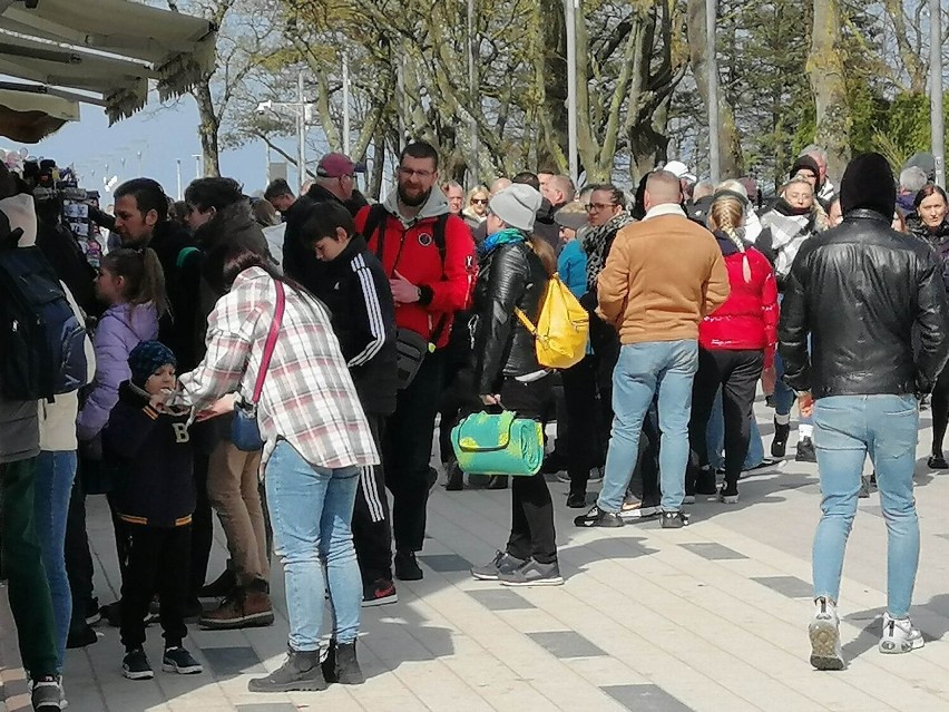 Wielkanocny najazd na Kołobrzeg. Tysiące ludzi odwiedziło kurort [ZDJĘCIA]