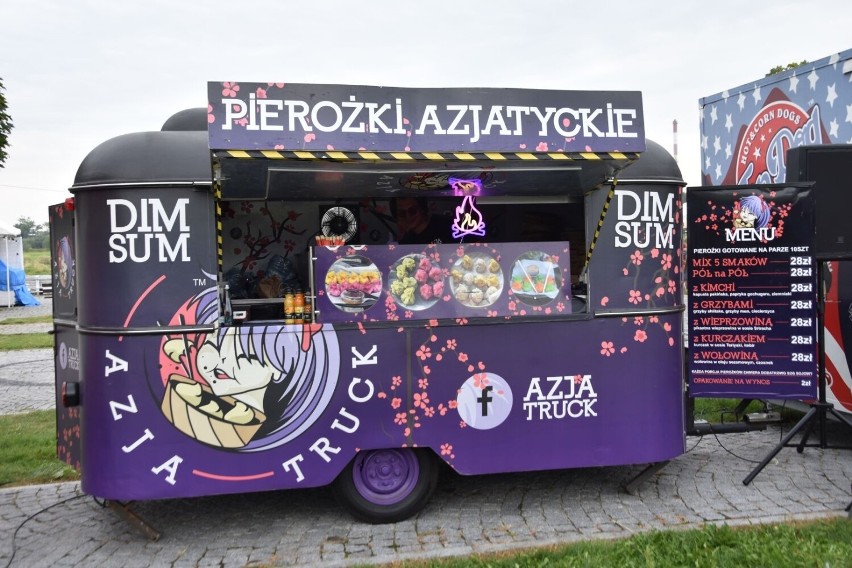 Zlot Food Trucków w Sandomierzu już trwa. Mnóstwo pyszności czeka na przybyłych przez cały długi weekend. Zobacz zdjęcia 