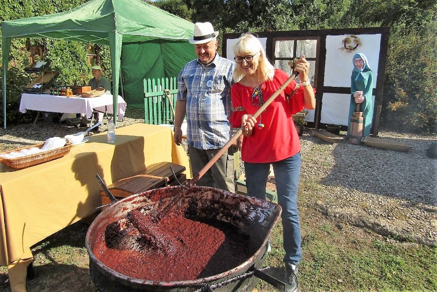 Wielkie Smażenie Powideł w Mniszkach ze złotowianką Jolantą Surmą [ZDJĘCIA]