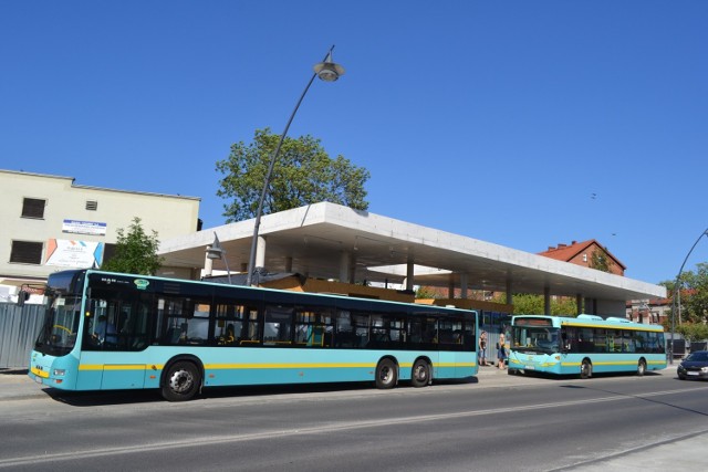 Autobusy PKM Jaworzno wyróżniają się turkusowym kolorem
