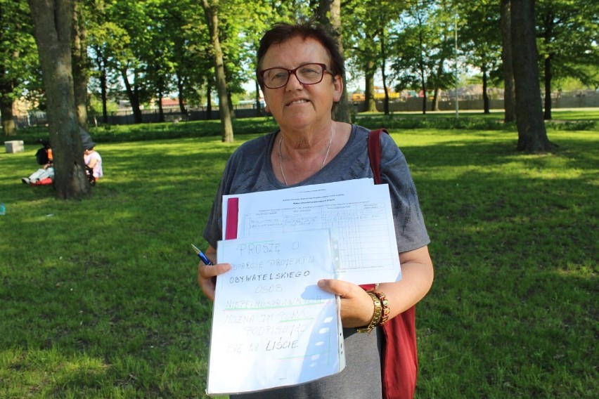 Leszno. Stefania Ratajczak zbiera podpisy pod obywatelskim projektem osób z niepełnosprawnościami