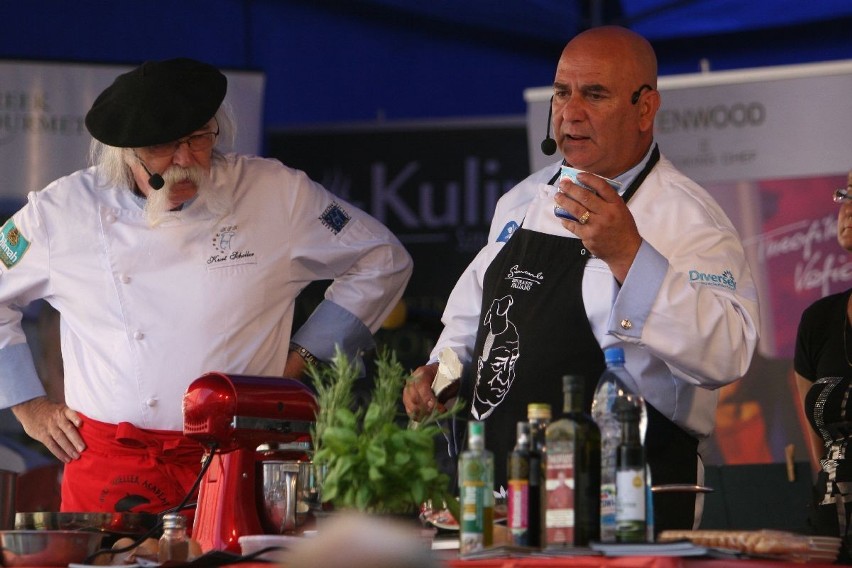 Chorzowskie smaki 2011: Kurt Scheller, Theo Vafidis i Giancarlo Russo gotują na ul. Jagiellońskiej
