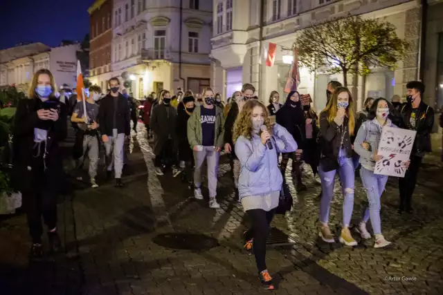 Po raz dwunasty na ulicach Tarnowa protestowali we wtorek (3 listopada) uczestnicy Strajku Kobiet