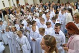 Pierwsza Komunia Święta w Rawiczu (2022). Dzieci z parafii pw. św. Andrzeja Boboli przystąpiły dziś (22.05.2022) do sakramentu [ZDJĘCIA]