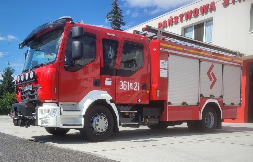 Nowa maszyna dla Straży Pożarnej w Płocku. Czym wyróżnia się ten samochód?