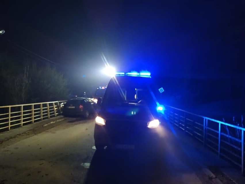 22-latek uderzył w bariery ochronne przy drodze w Lipnicy Dolnej. Miał blisko promil alkoholu w organizmie [FOTO]