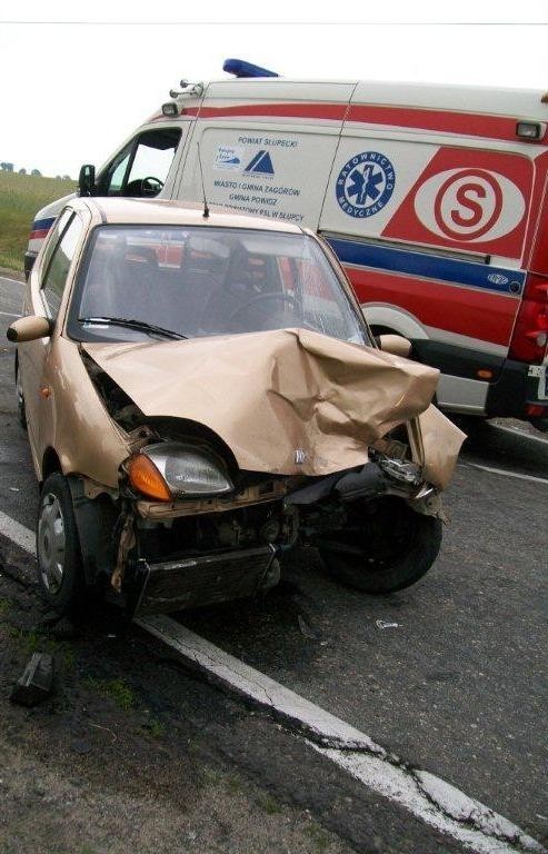 Wypadek w miejscowości Dąbrowa. Trzy samochody uszkodzone