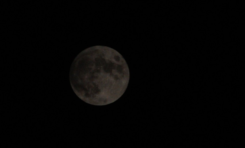 Półcieniowe zaćmienie księżyca w Inowrocławiu [zdjęcia]