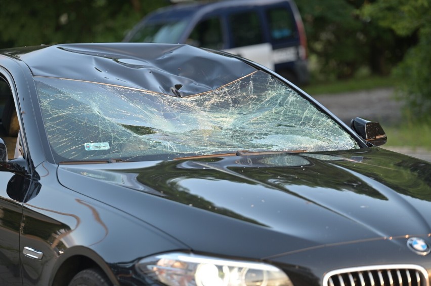 57-latek w bmw potrącił rowerzystę na ul. Warszawskiej w Grudziądzu. Cyklista jest w ciężkim stanie