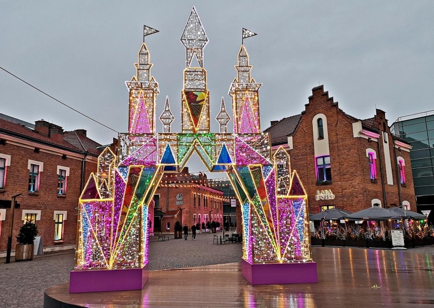 Kraków. Galerie handlowe rozbłysnęły pięknymi iluminacjami świątecznymi [ZDJĘCIA]