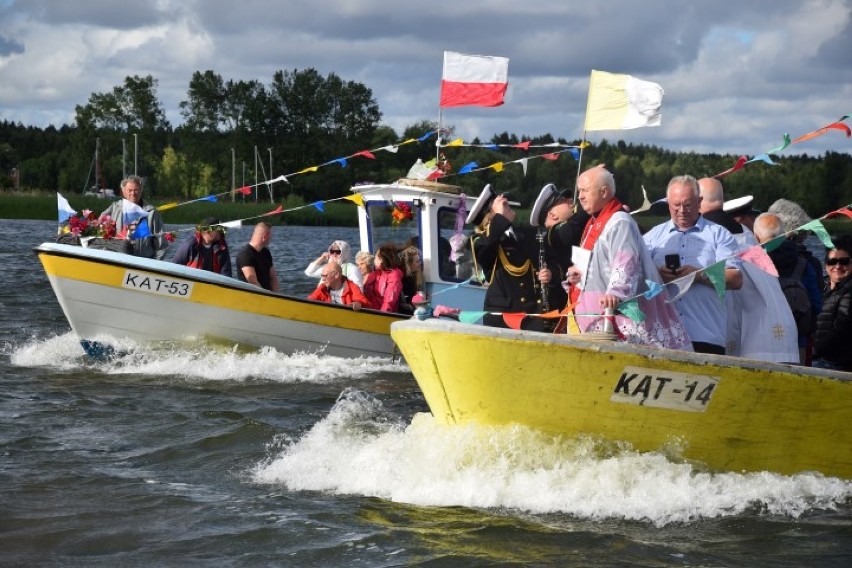 Kąty Rybackie. Dni Rybaka - uroczystość święcenia łodzi