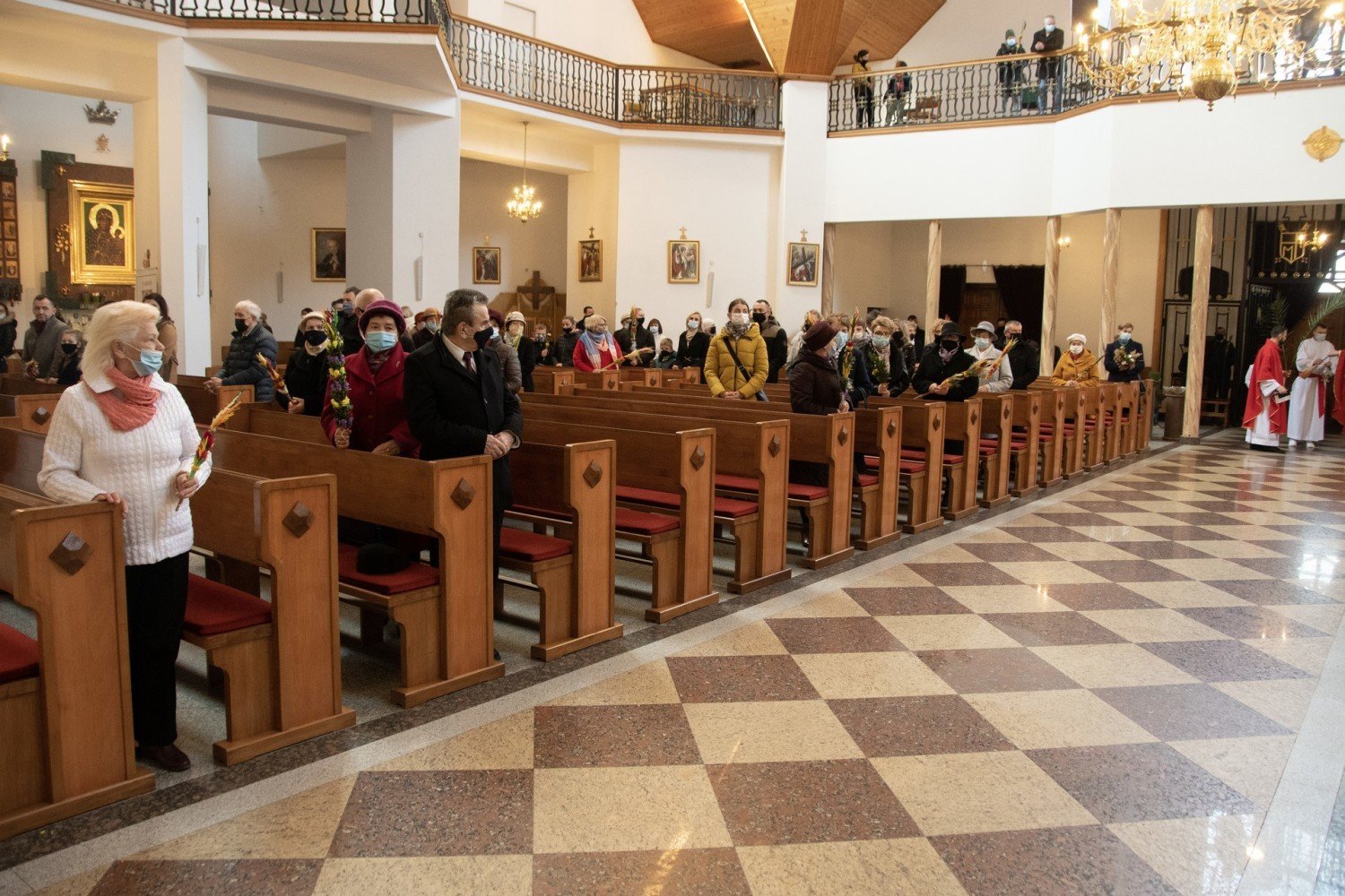 Niedziela palmowa w kościele świętej Barbary w Staszowie. Zobacz zdjęcia |  Staszów Nasze Miasto