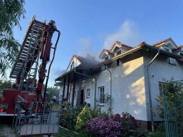 W czwartek (16 maja) wybuchł pożar w jednym z domów w Osiecznicy.