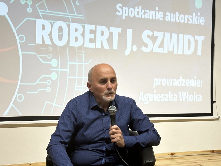 Spotkanie autorskie z Robertem Szmidtem na festiwalu "Fantastyka 2023"