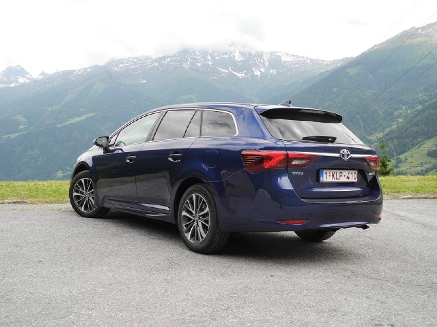 Toyota Avensis 2015