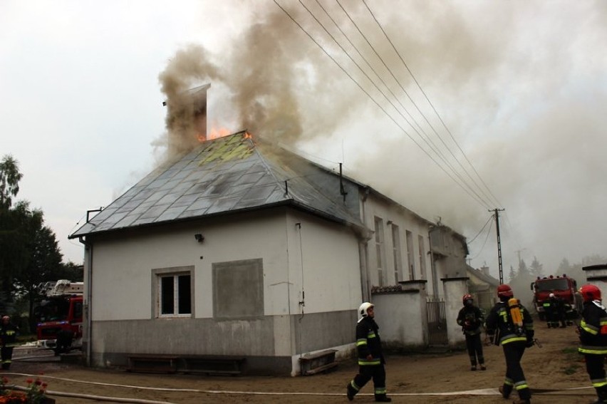 Pożar kościoła w powiecie braniewskim [zdjęcia]