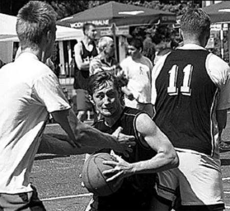 Koszykarze zagrają na ustrońskim Rynku. Lucjusz Cykarski