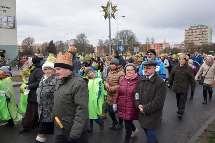 Trzej Królowie przybyli do Piły. Pokłonili się małemu Jezusowi [ZOBACZ ZDJĘCIA]