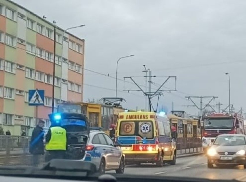 Wypadek na Limanowskiego. Zderzyły się tramwaje. Utrudnienia w ruchu 