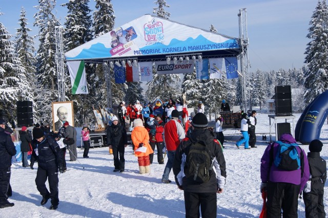 W niedzielę (20 stycznia) w Zakopanem odbył się o Światowy Dzień Śniegu. Impreza, została rozegrana na stoku obok Wielkiej Krokwi. Tam na dzieci czekała trasa do biegów narciarskich