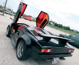 Lamborghini ze światłami... poloneza - repliki kultowych aut w podłódzkim komisie