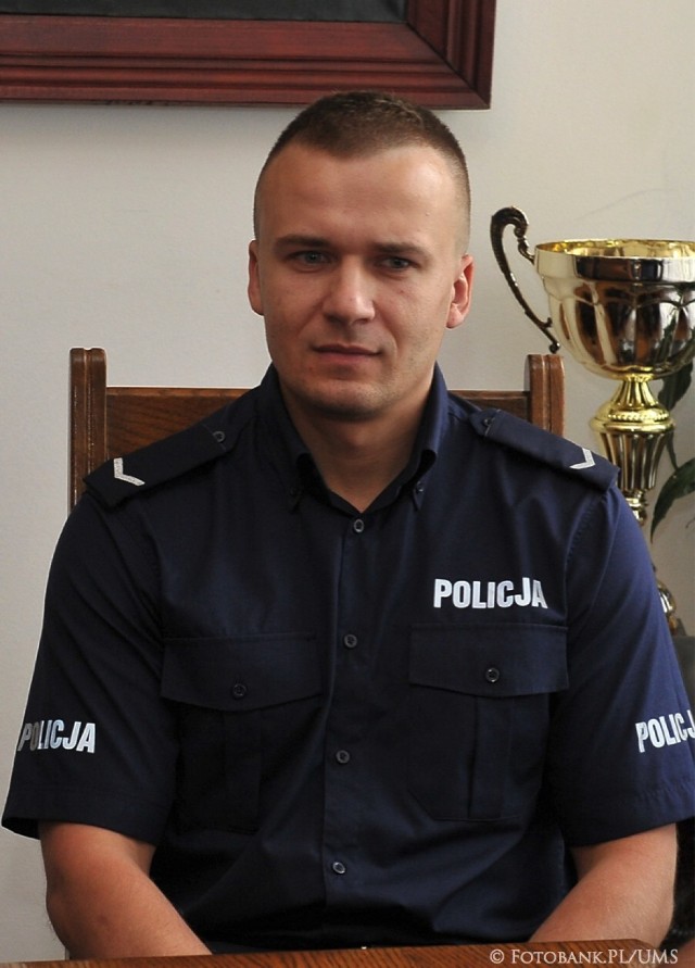 Policjant sierż. Łukasz Kureczko otrzymał nagrodę od prezydenta Sopotu