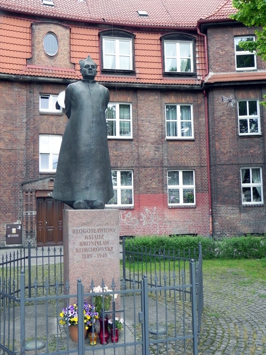 Pomnik bł. ks. Bronisława Komorowskiego w Gdańsku Wrzeszczu
