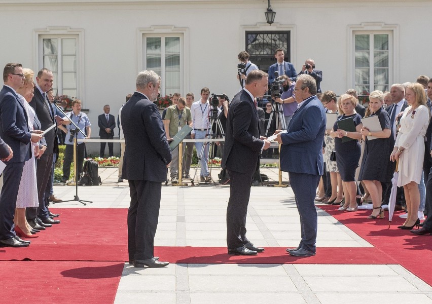 Zakład Projektowania i Usług Komunalnych Poraj Wawrzyńca...