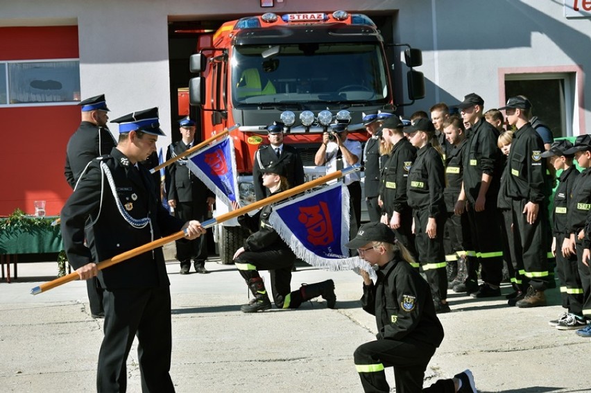 Strażacy ochotnicy z Legnickiego Pola mają nowy wóz bojowy