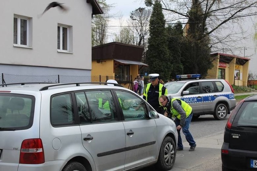 Wypadek w Andrychowie. Nie żyje 10-letni Wiktor, który wpadł pod samochód