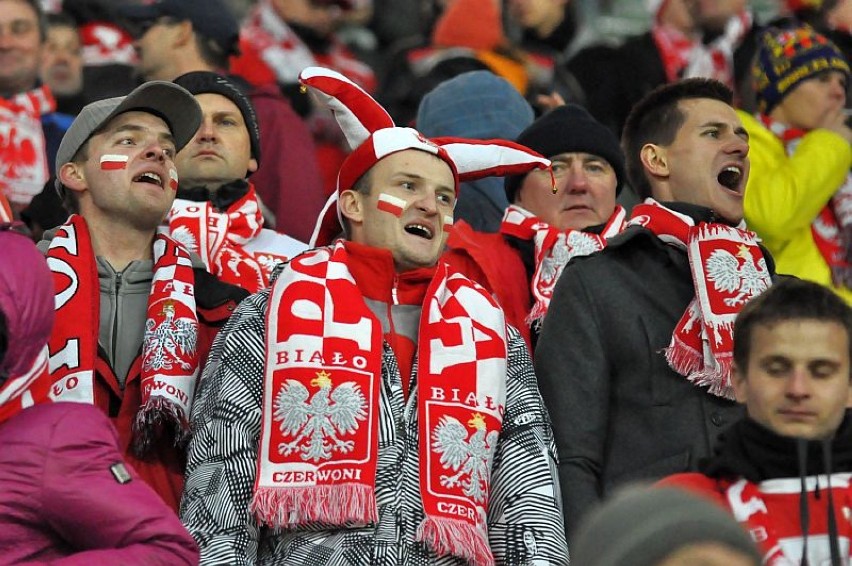 Mecz Polska - Włochy: kibice na stadionie, Wrocław...