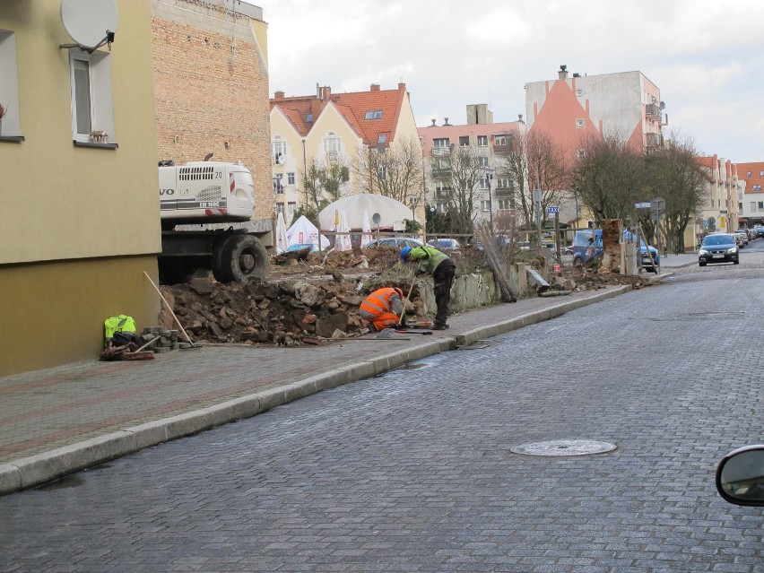 Strzelce Kraj.: Gruzowisko wreszcie znika z centrum miasta (ZDJĘCIA)