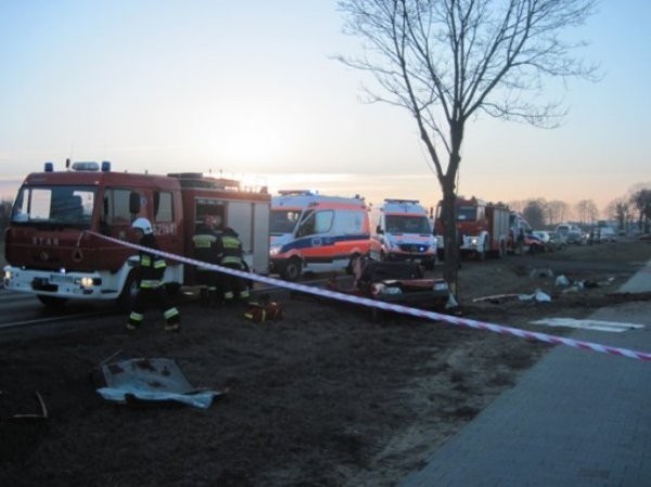Wypadek w Rogowie. Zginęły dwie osoby