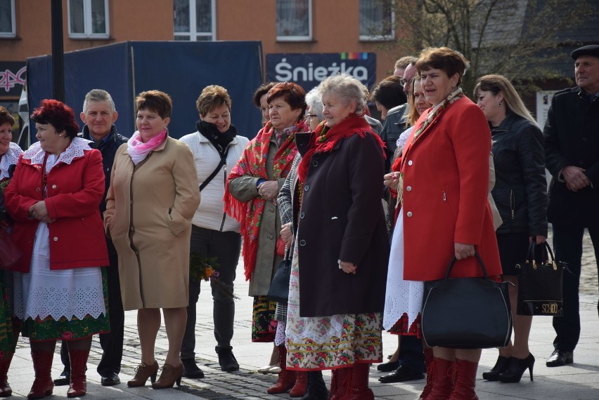 Niedziela Palmowa na pilickim rynku [ZDJĘCIA]  