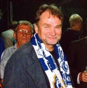 Dr. Janowi Kulczykowi jak widać jest do twarzy z szalikiem Lecha Fot. P. Kobusiński