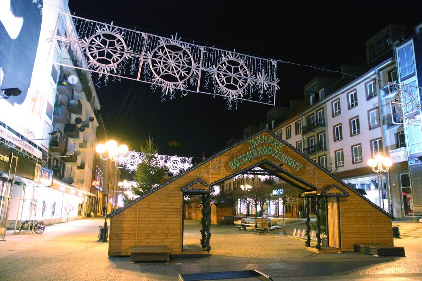 Wrocław: Zapaliła się świąteczna iluminacja na Świdnickiej