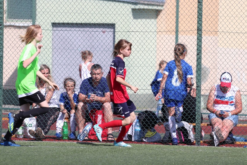 Ogólnopolski turniej piłkarski dziewcząt Szóstka Cup [zdjęcia]