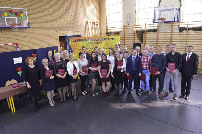 Pożegnanie absolwentów w Szkole dla Dorosłych Profesja w Krotoszynie