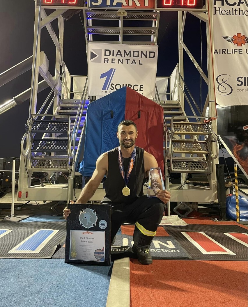 Adam Spychała zdobył tytuł mistrza świata w zawodach Firefighter Combat Challenge