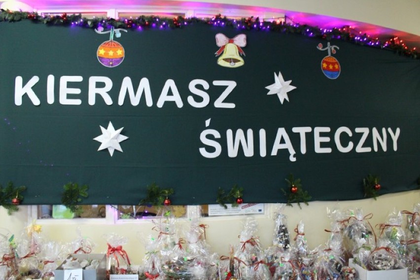 Kiermasz świąteczny w SP 6 w Wejherowie