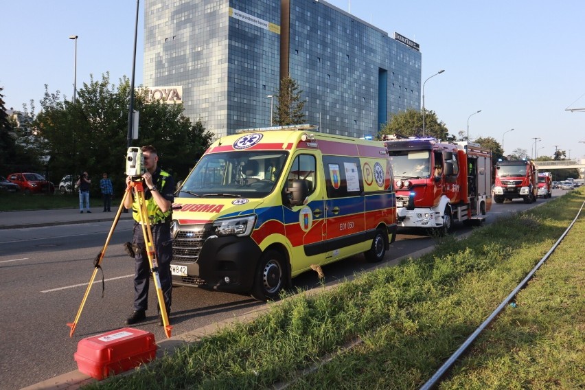 Zderzenie tramwajów w centrum Łodzi? Kto ponosi winę? Zawiodły hamulce czy motorniczy? Śledczy badają katastrofę tramwajową 30.08.2022