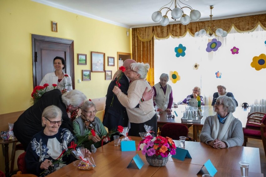 Wysokość dochodu przypadająca na członka gospodarstwa...