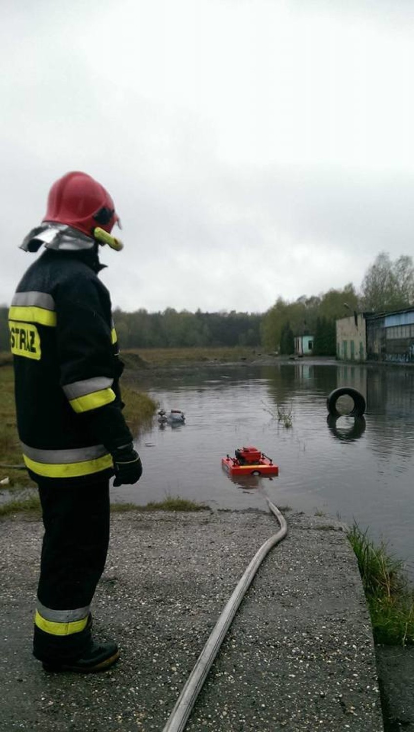 W Katowicach strażacy musieli interweniować i odpompowywać...