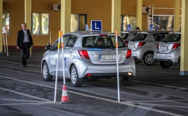 Przetarg na dostawę 100 nowych samochodów do egzaminu kat. B - PORD ogłosił pod koniec marca.