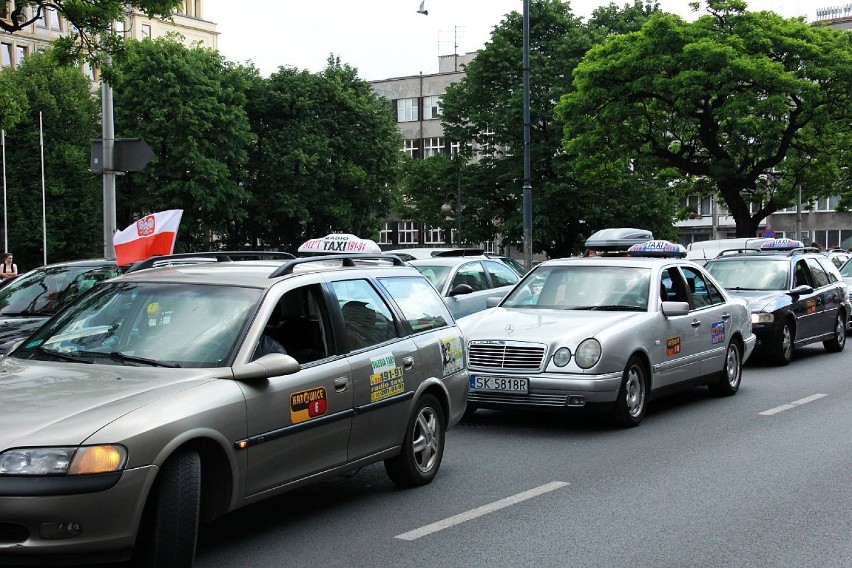 Protest taksówkarzy w Katowicach [Zdjęcia]