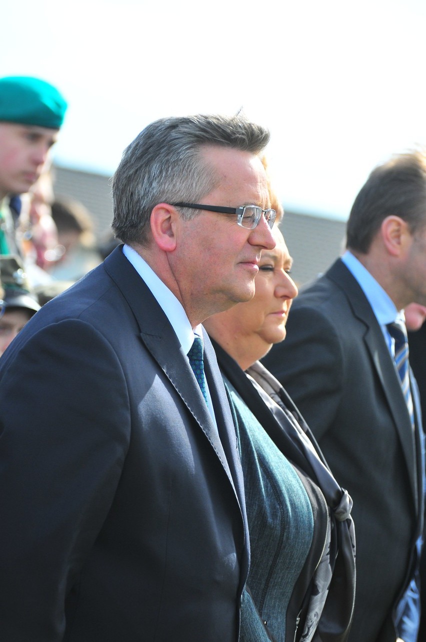 Para prezydencka z wizytą w Będominie. Bronisław Komorowski otrzymał szablę [ZDJĘCIA, WIDEO]