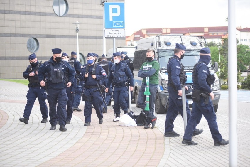 - Chcieliśmy podziękować naszym koszykarzom za znakomity...