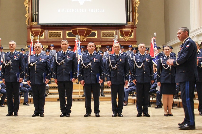 Pilscy policjanci docenieni podczas Święta Policji w Poznaniu. Kto otrzymał awans i wyróżnienie?